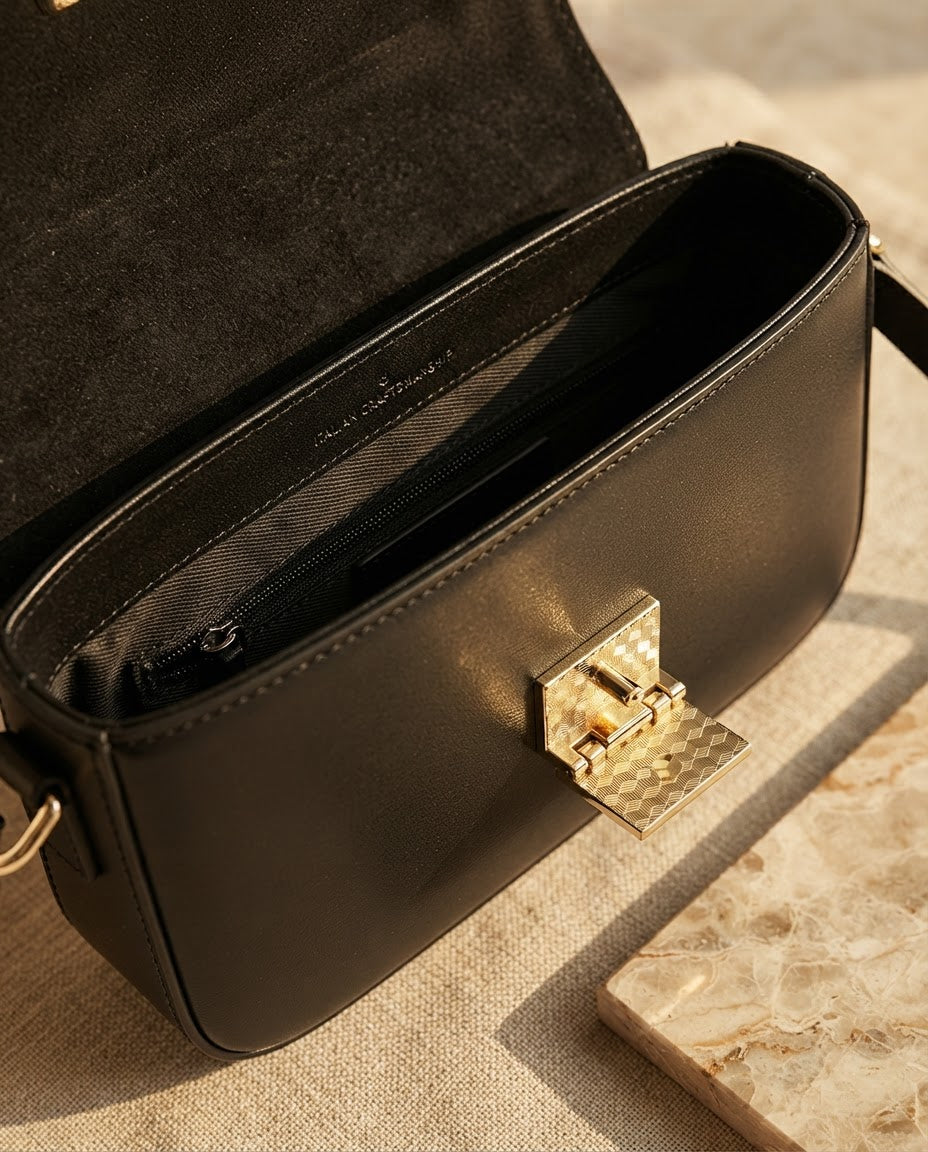 Mira – piccola borsa a mano in pelle