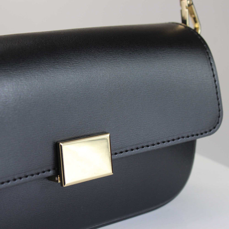 Mira – mažas odinis rankinukas